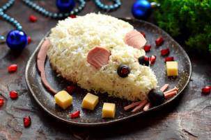 Новогодний салат «Оливье» в форме Крысы