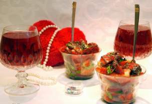 Пикантный клубничный салат-аперитив ко Дню влюбленных